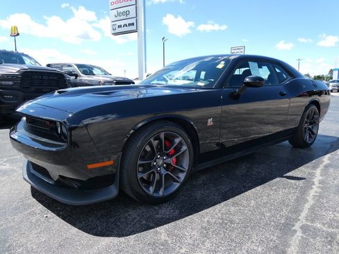 Used 2022 Dodge Challenger R/T Scat Pack RWD image 8
