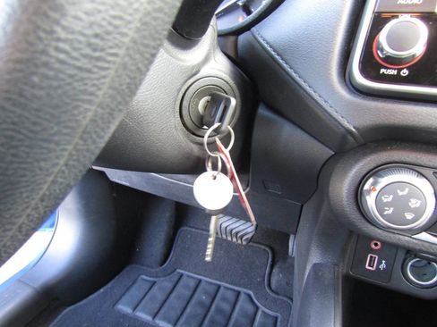 Used 2023 Nissan Versa S image 17