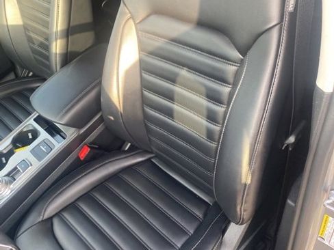 Used 2022 Ford Edge SEL w/ Convenience Package image 18