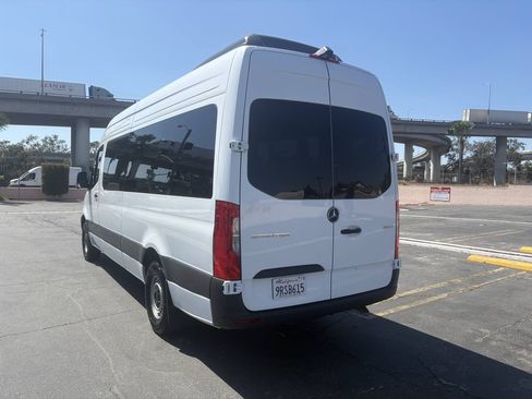 Used 2025 Mercedes-Benz Sprinter 2500 image 8
