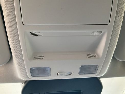 Used 2022 Ford Escape SE w/ SE Sport Appearance Package image 17