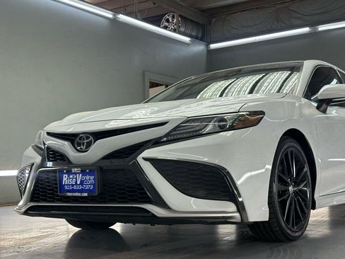 Used 2021 Toyota Camry XSE FWD image 4