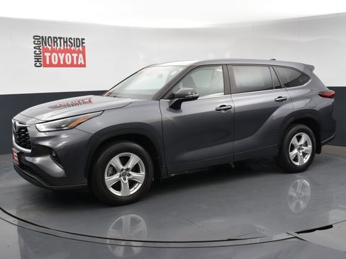 Used 2023 Toyota Highlander LE image 8