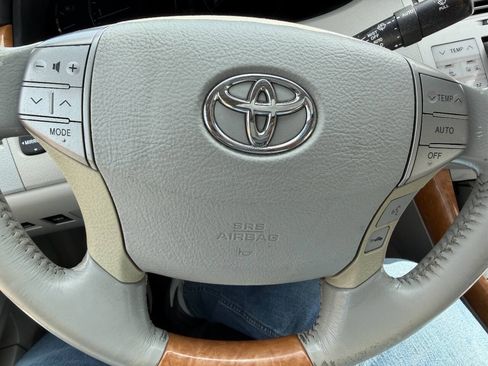 Used 2006 Toyota Avalon Limited FWD image 18