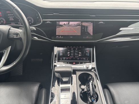 Used 2019 Audi Q8 Prestige w/ Luxury Package AWD/4WD image 30