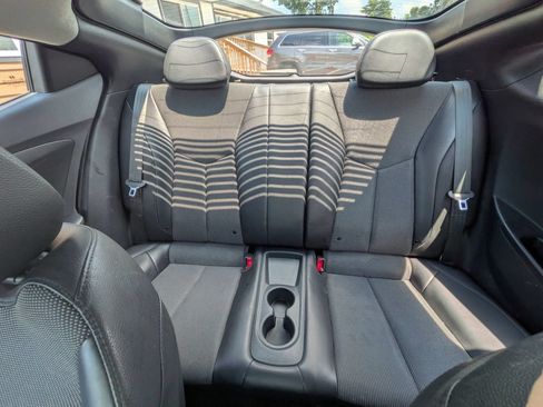 Used 2013 Hyundai Veloster w/ Style Pkg FWD image 17