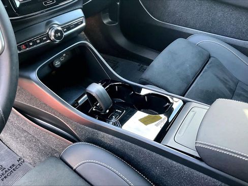 Certified 2023 Volvo C40 P8 Recharge Ultimate image 15