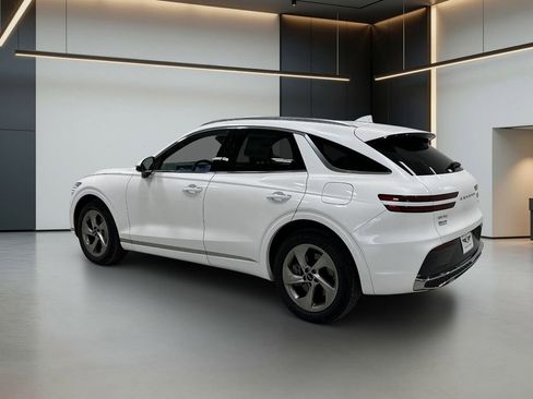 Certified 2026 Genesis GV70 2.5T Select image 4