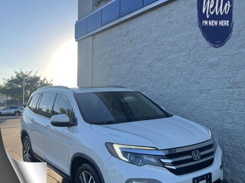 Used 2017 Honda Pilot Elite image 1