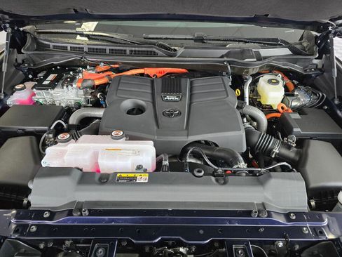 New 2026 Toyota Tundra Platinum image 9