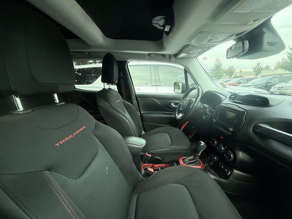 Used 2016 Jeep Renegade Trailhawk AWD/4WD image 5