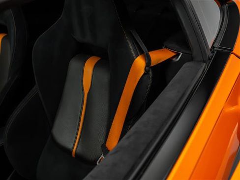 Used 2017 McLaren 570S image 24