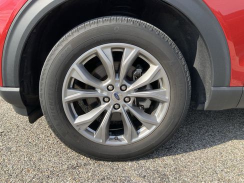 Used 2022 Ford Explorer XLT w/ Equipment Group 202A image 17