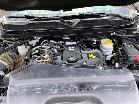 Used 2025 RAM 2500 Big Horn AWD/4WD image 37