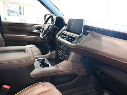Used 2021 Chevrolet Tahoe High Country w/ Premium Package AWD/4WD image 15