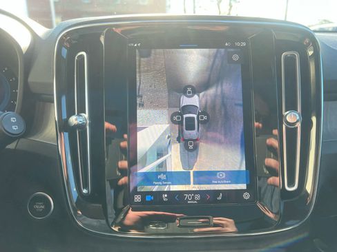 Used 2023 Volvo XC40 B5 Ultimate w/ Protection Package Premier image 22