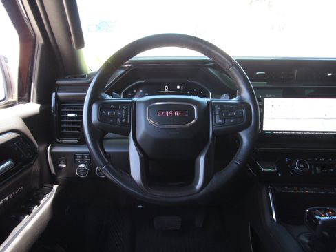 Used 2022 GMC Sierra 1500 AT4 w/ Sierra Safety Plus Package AWD/4WD image 25