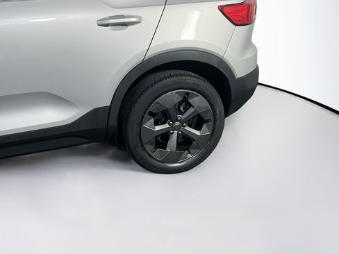 Used 2023 Volvo XC40 B5 Plus w/ Protection Package Premier image 31
