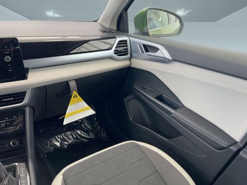 New 2026 Volkswagen Taos SE image 27