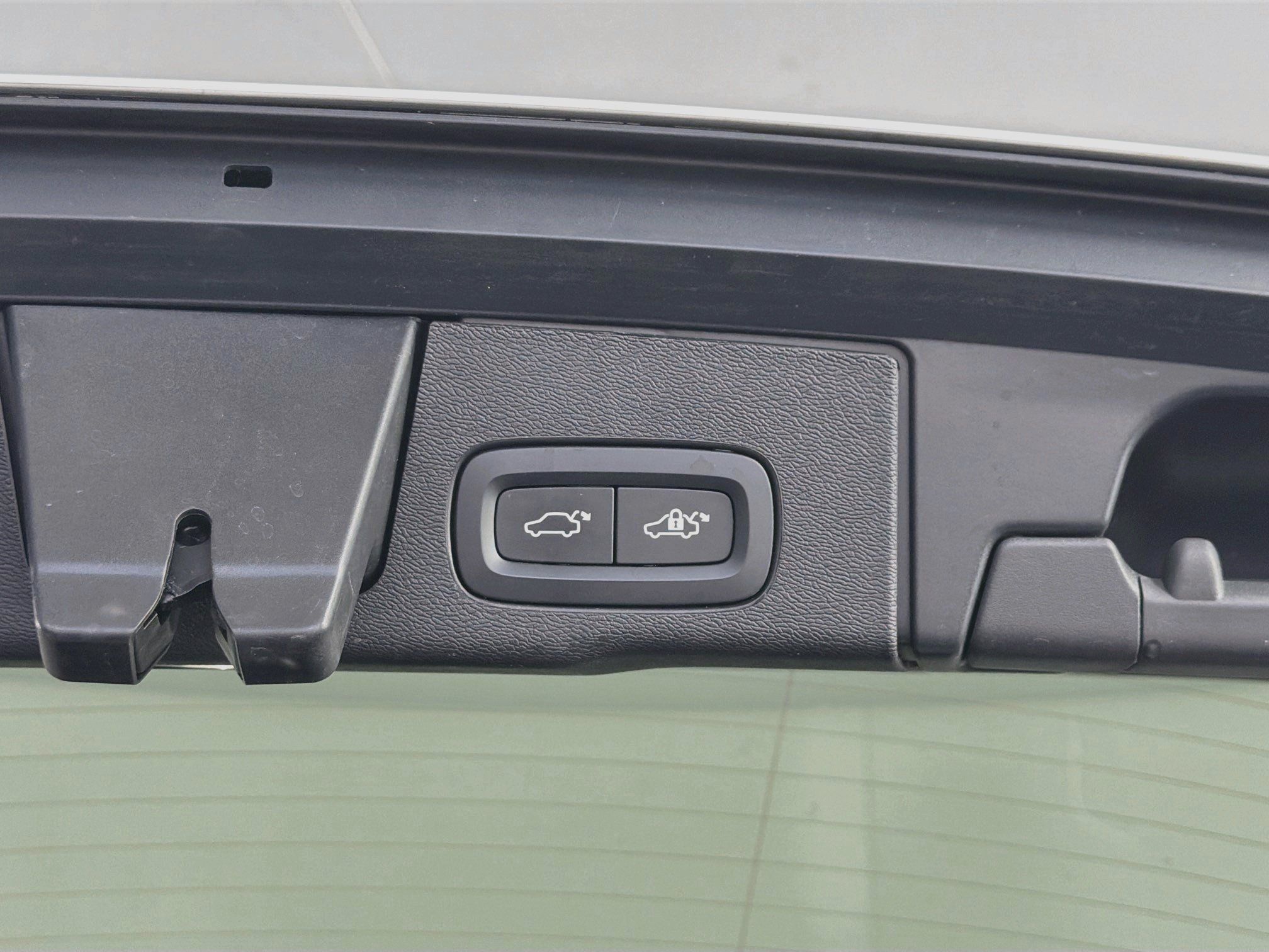 Used 2026 Volvo XC60 B5 Plus AWD/4WD image 32