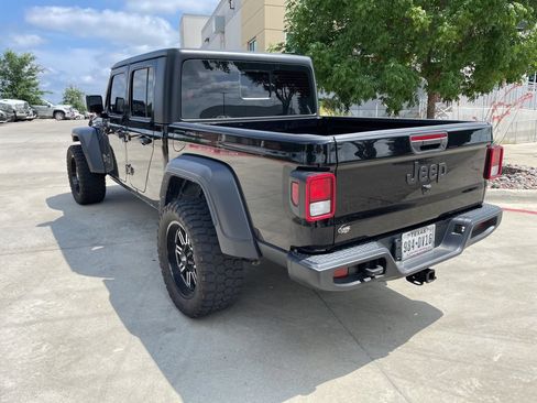 Used 2023 Jeep Gladiator Sport AWD/4WD image 2