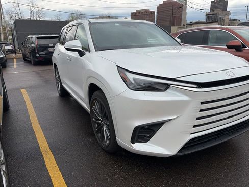 Used 2024 Lexus TX 350 AWD w/ Technology Package image 3