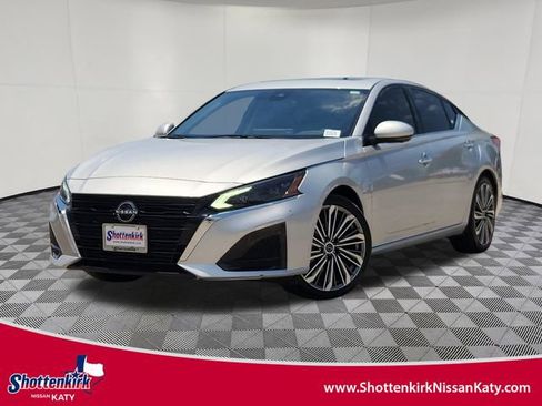 Used 2023 Nissan Altima 2.5 SL FWD image 1