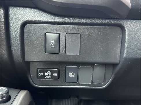 Used 2021 Toyota Tacoma SR5 w/ Technology Package AWD/4WD image 25