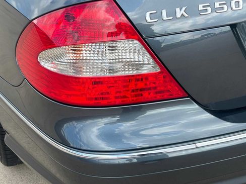 Used 2009 Mercedes-Benz CLK 550 Coupe image 12