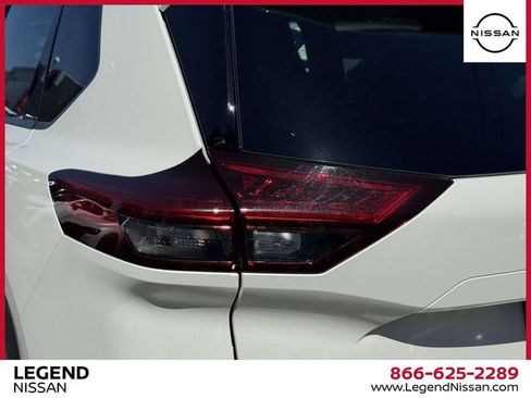 Certified 2023 Nissan Rogue Platinum w/ Platinum Premium Package AWD/4WD image 11
