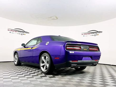 Used 2016 Dodge Challenger R/T w/ Driver Convenience Group image 6