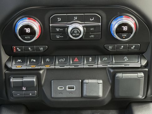 Used 2020 GMC Sierra 1500 Denali w/ Denali Premium Package image 28