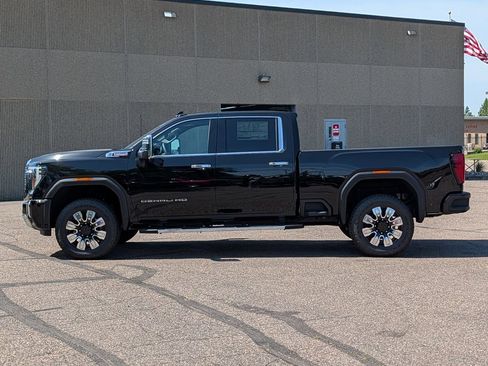 New 2026 GMC Sierra 3500 Denali w/ Denali Reserve Package AWD/4WD image 7