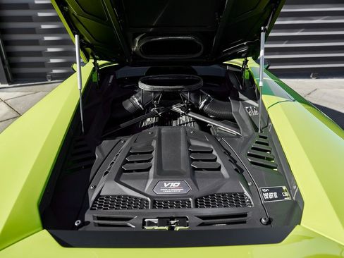 Used 2024 Lamborghini Huracan Sterrato image 27
