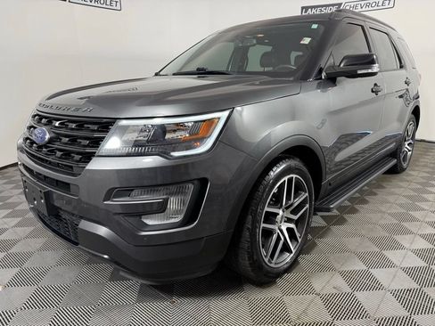 Used 2017 Ford Explorer Sport w/ Equipment Group 401A AWD/4WD image 2