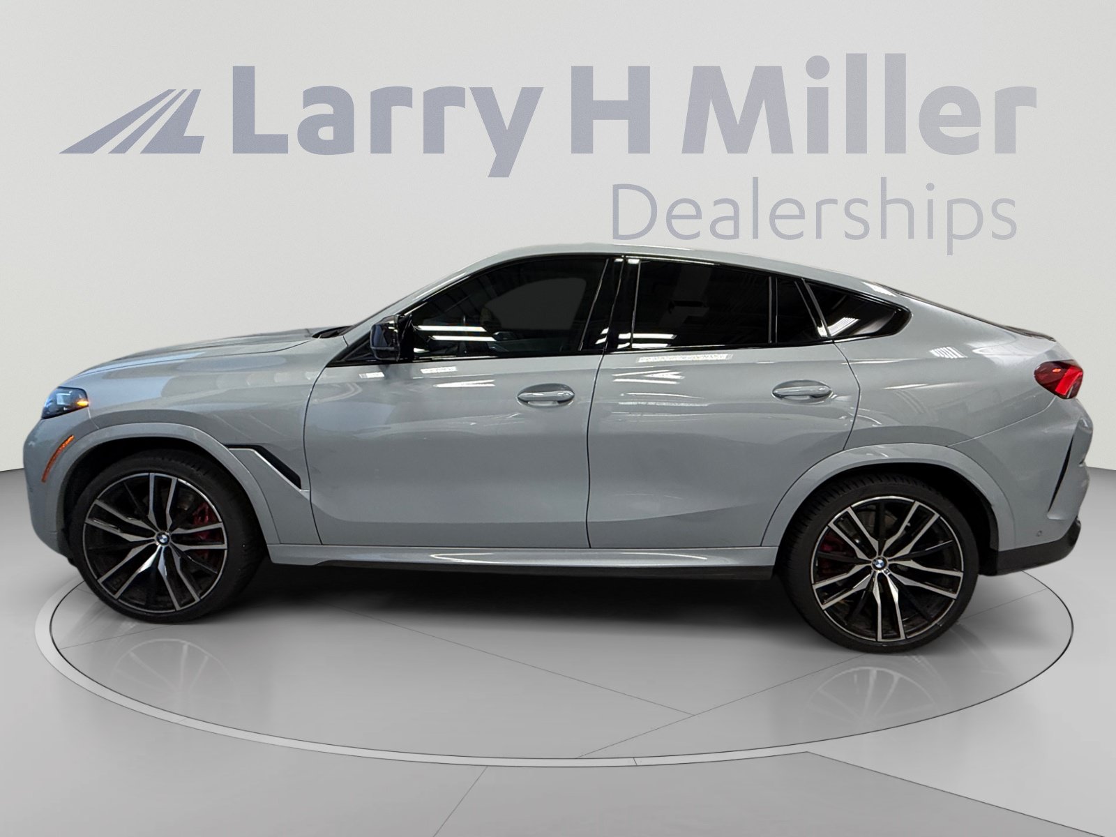 Used 2024 BMW X6 M60i w/ Dynamic Handling Package AWD/4WD image 2