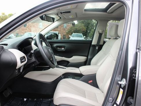 Used 2023 Honda HR-V EX-L image 12