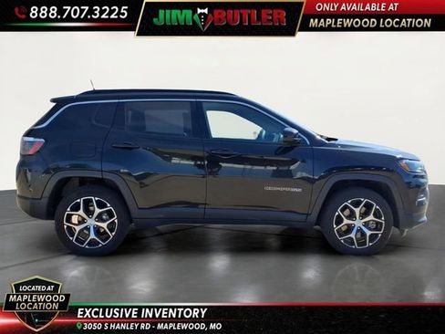 Used 2024 Jeep Compass Latitude AWD/4WD image 5