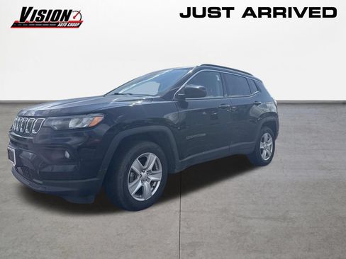 Used 2022 Jeep Compass Latitude w/ Convenience Group AWD/4WD image 1