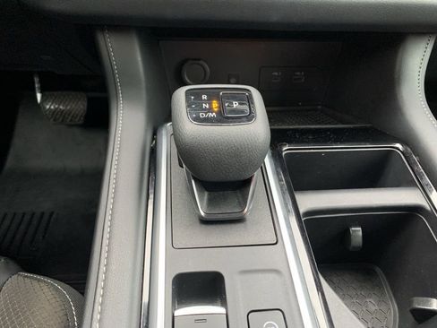 Used 2024 Nissan Pathfinder SL image 23