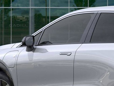 New 2026 Cadillac Optiq Luxury 2 image 12