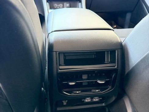 Used 2023 Jeep Grand Cherokee Laredo w/ Luxury Tech Group I AWD/4WD image 20