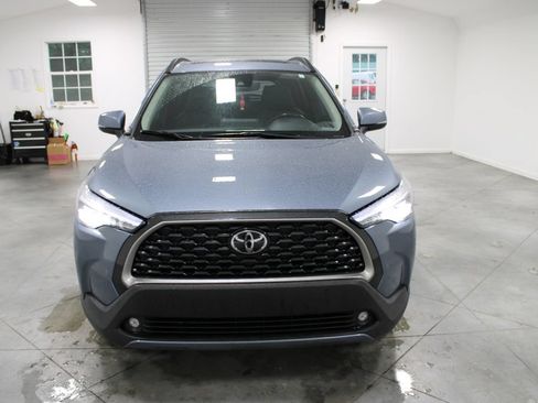 Used 2022 Toyota Corolla Cross XLE w/ Convenience Package AWD/4WD image 3