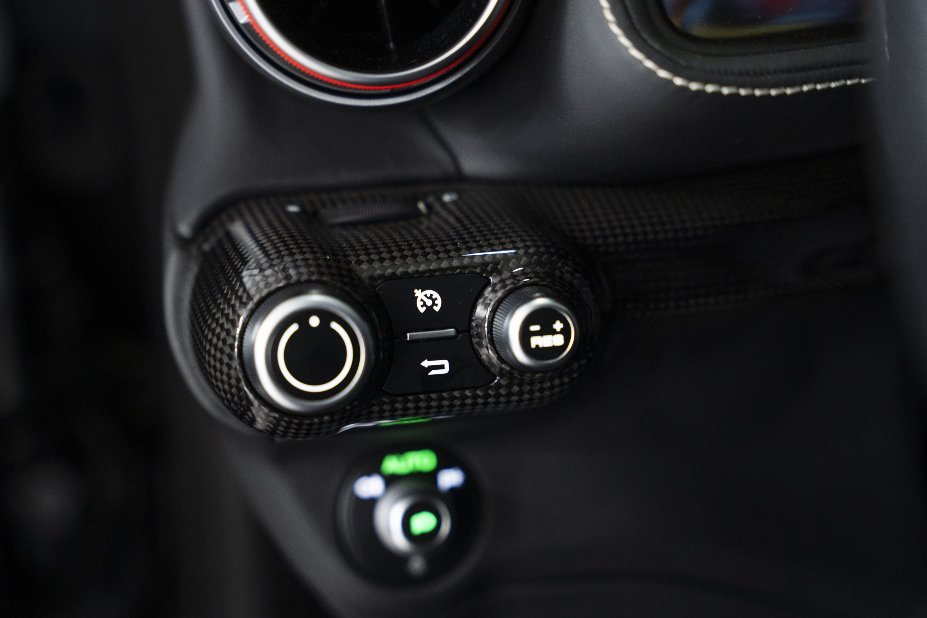 Used 2019 Ferrari 812 Superfast RWD image 37