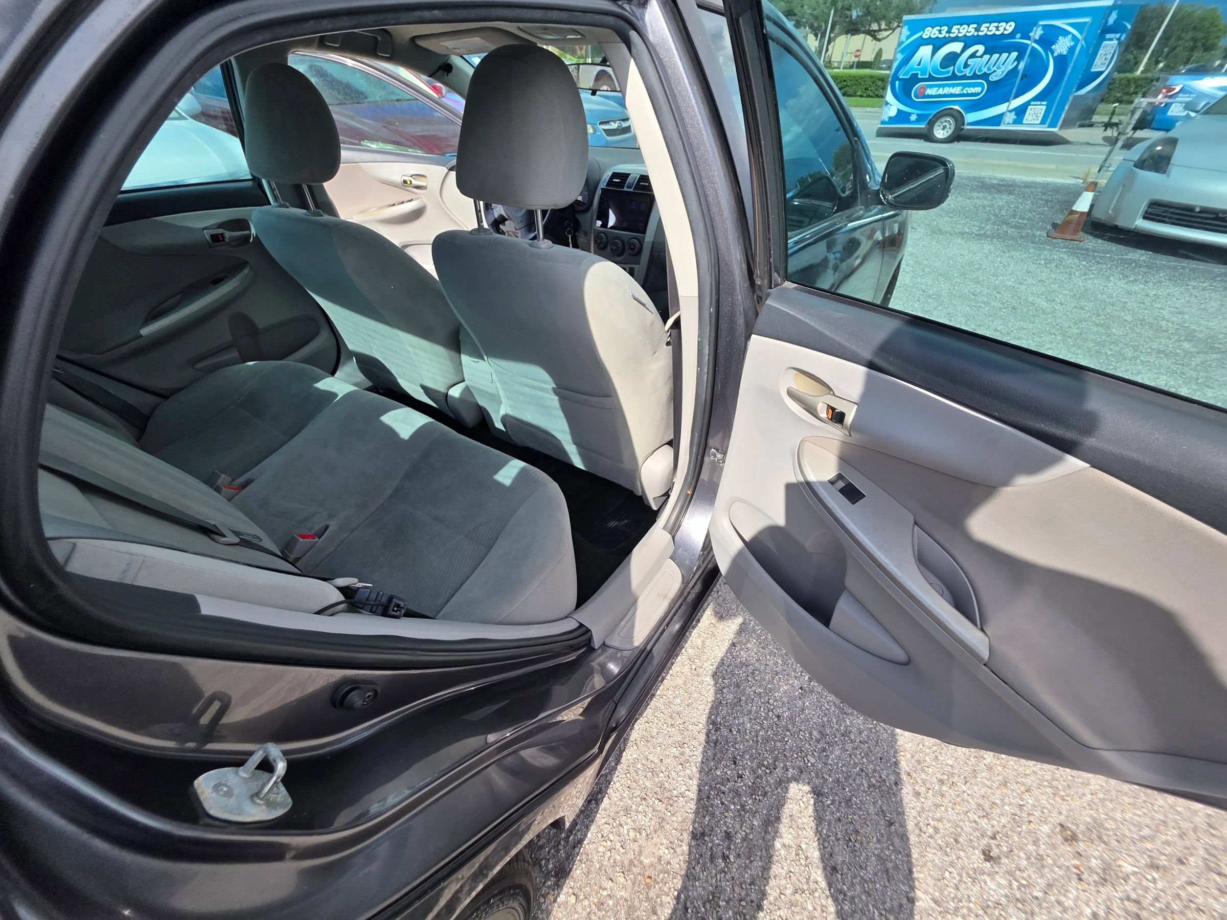 Used 2013 Toyota Corolla LE FWD image 17