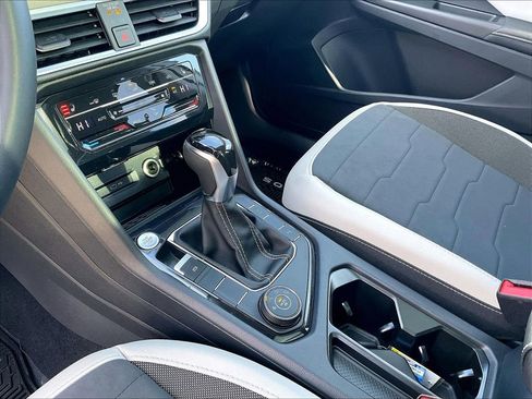 New 2026 Volkswagen Taos SE AWD/4WD image 14
