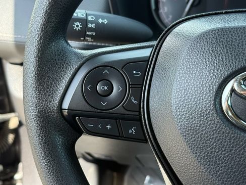 Used 2025 Toyota RAV4 XLE FWD image 17