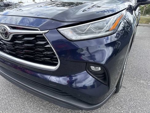 Used 2022 Toyota Highlander Limited FWD image 8