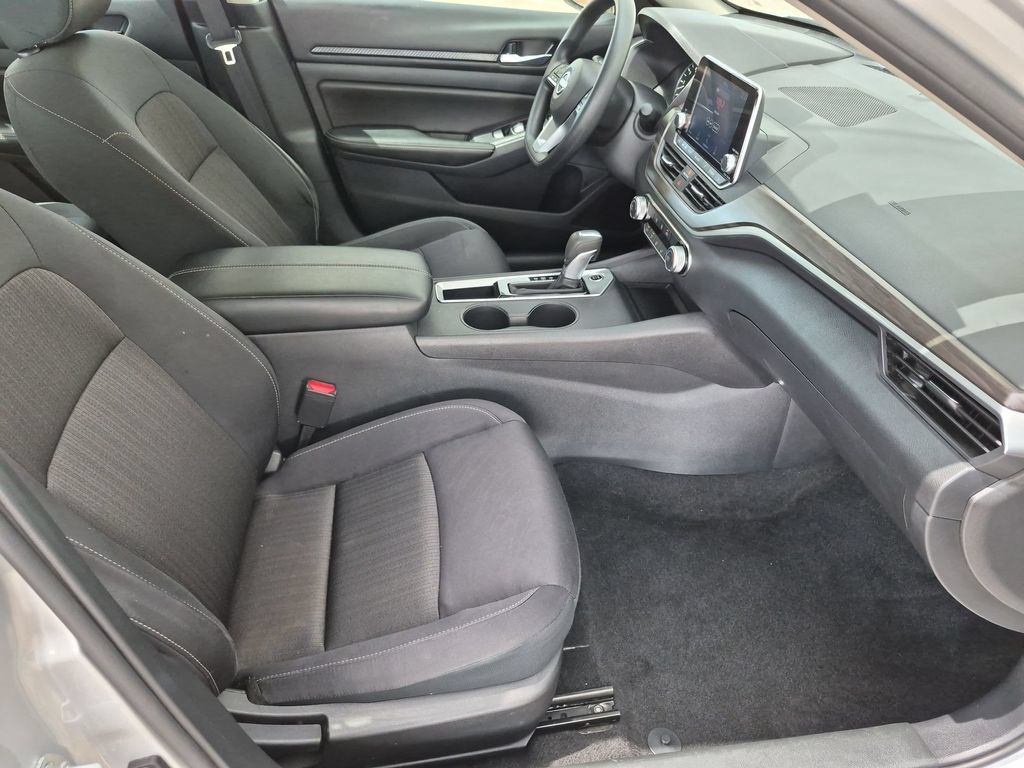 Certified 2025 Nissan Altima 2.5 SV FWD image 35