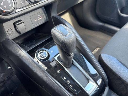 Used 2025 Nissan Versa SV FWD image 39
